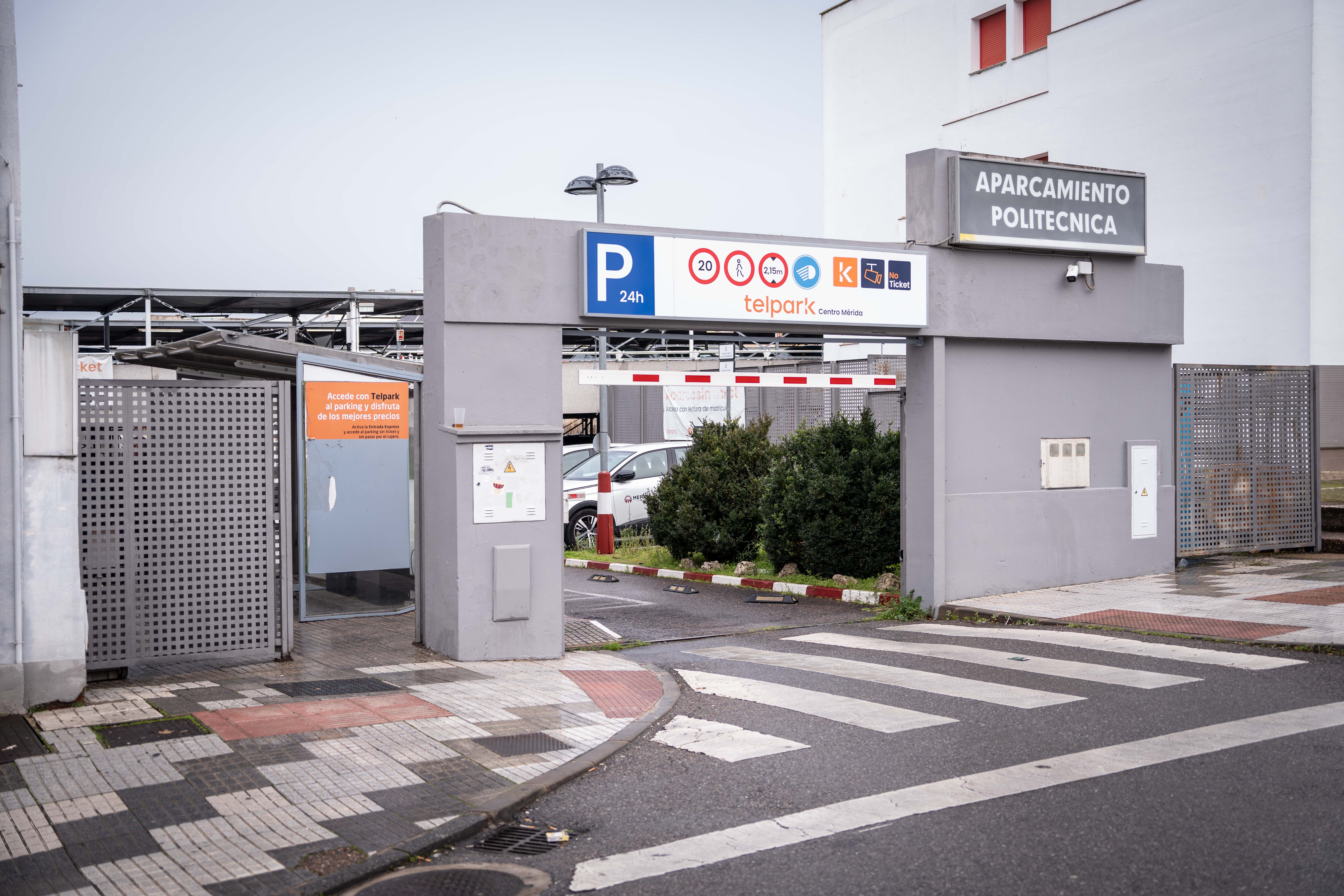 La Asociación de Comerciantes Emerita Augusta y Telpark renuevan su programa para facilitar el aparcamiento en el centro de la ciudad La Asociación de Comerciantes Emerita Augusta y Telpark renuevan su programa para facilitar el aparcamiento en el centro de la ciudad