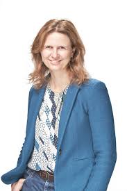 L’educació mediàtica, clau per fomentar el pensament crític entre infants i joves L’educació mediàtica, clau per fomentar el pensament crític entre infants i joves