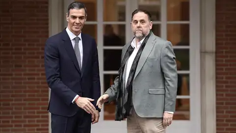 El presidente Sánchez y Oriol Junqueras (ERC) se han reunido en La Moncloa El presidente Sánchez y Oriol Junqueras (ERC) se han reunido en La Moncloa