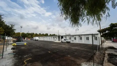 Archivo - Escuela provisional en obras tras la dana, en una imagen de archivo Archivo - Escuela provisional en obras tras la dana, en una imagen de archivo