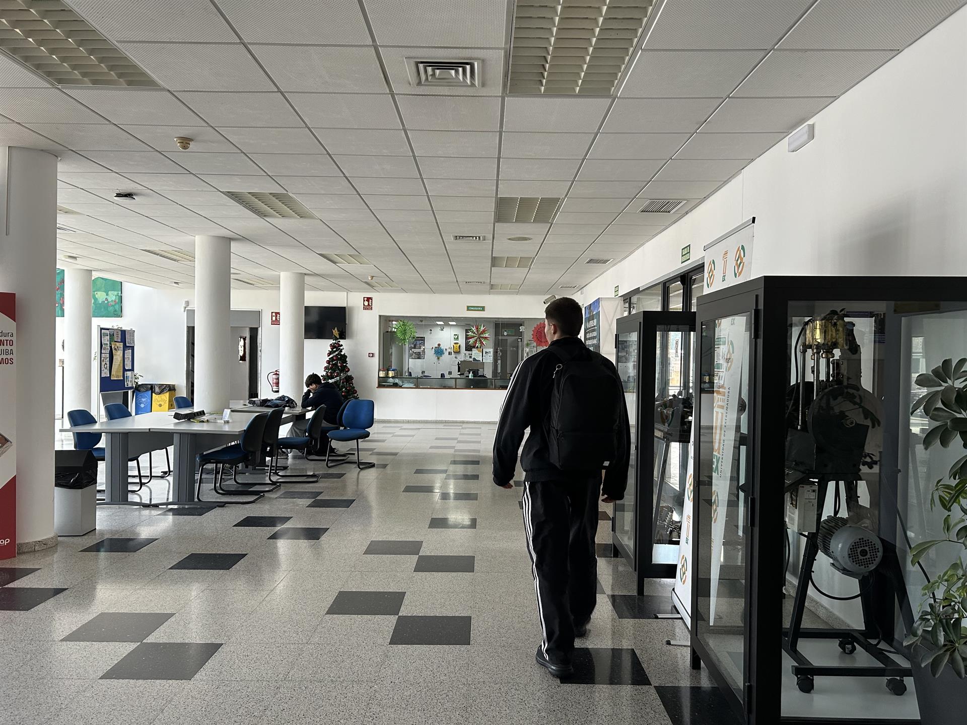 Los I Premios a la Excelencia Académica reconocen a 127 estudiantes de la UEx, que recibirán 2.500 euros Los I Premios a la Excelencia Académica reconocen a 127 estudiantes de la UEx, que recibirán 2.500 euros