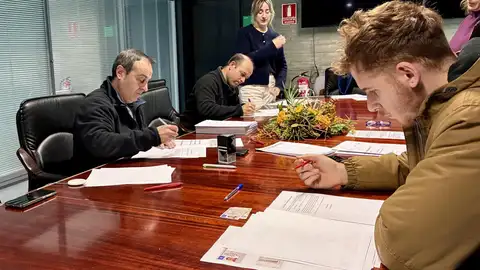 Los 138 bomberos forestales que ocupan las nuevas plazas anuales se incorporarán 19 de enero tras firmar los contratos Los 138 bomberos forestales que ocupan las nuevas plazas anuales se incorporarán 19 de enero tras firmar los contratos