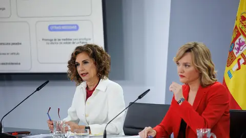 Imagen de archivo de María Jesús Montero y Pilar Alegría durante una rueda de prensa posterior al Consejo de Ministros Imagen de archivo de María Jesús Montero y Pilar Alegría durante una rueda de prensa posterior al Consejo de Ministros