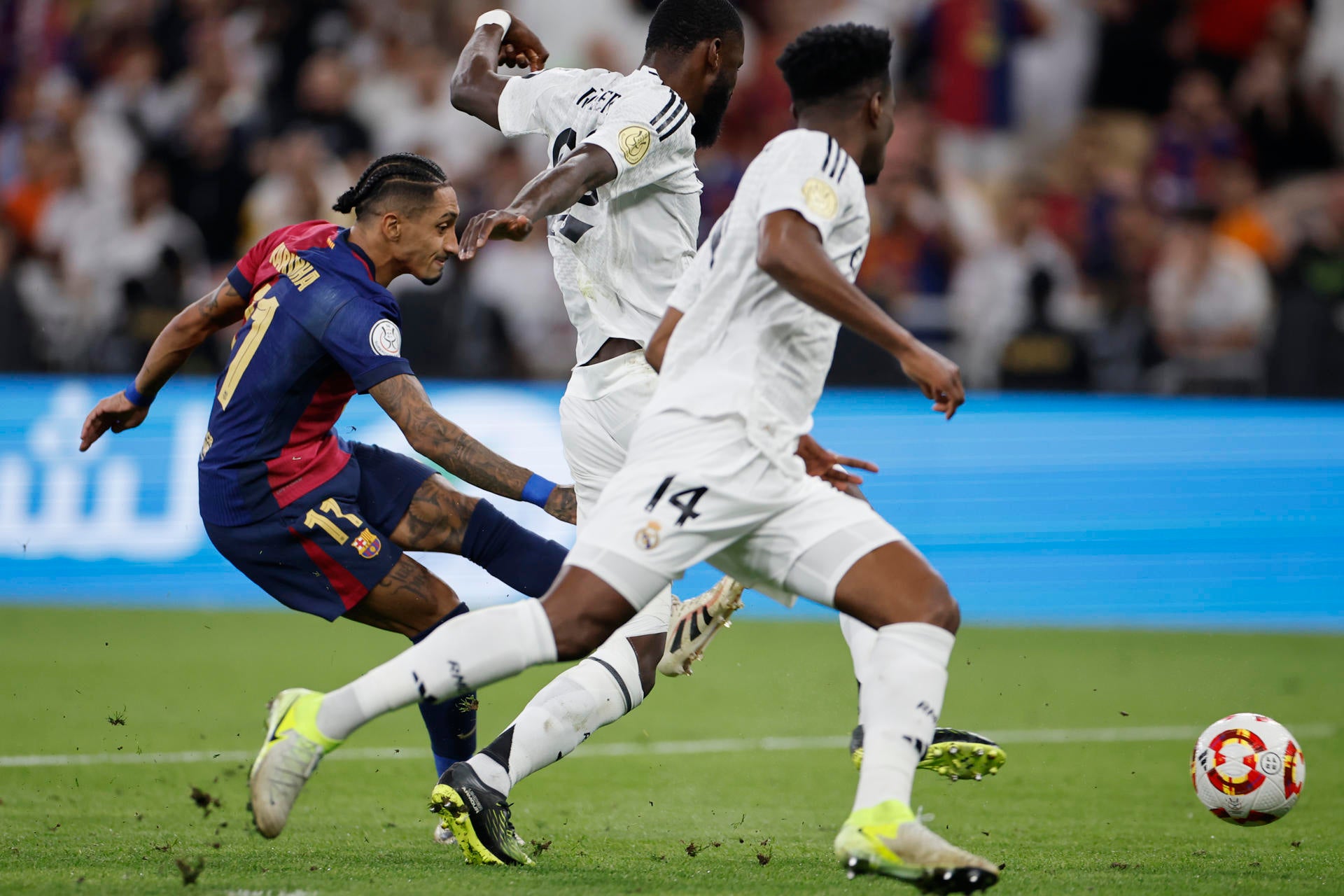 Alineaciones confirmadas de Barça y Real Madrid: Flick apuesta por Yamal mientras que Xabi Alonso reserva a Mbappé Alineaciones confirmadas de Barça y Real Madrid: Flick apuesta por Yamal mientras que Xabi Alonso reserva a Mbappé