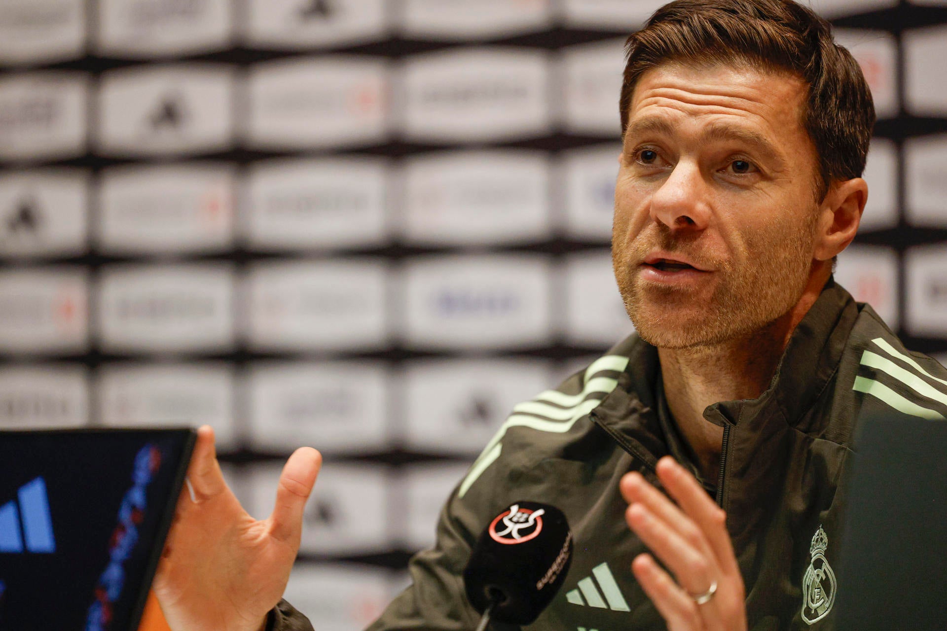 Xabi Alonso pone en valor la actitud del Real Madrid pese a la derrota: "Hemos estado muy cerca" Xabi Alonso pone en valor la actitud del Real Madrid pese a la derrota: "Hemos estado muy cerca"