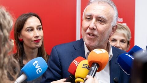 El secretario general del PSOE Canarias, &Aacute;ngel V&iacute;ctor Torres REMITIDA / HANDOUT por CEDIDO POR PSOE CANARIAS Fotograf&iacute;a remitida a medios de comunicaci&oacute;n exclusivamente para ilustrar la noticia a la que hace referencia la imagen, y citando la procedencia de la imagen en la firma 08/01/2026