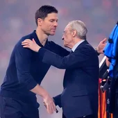 Florentino Pérez y Xabi Alonso durante la final de la Supercopa de España Florentino Pérez y Xabi Alonso durante la final de la Supercopa de España