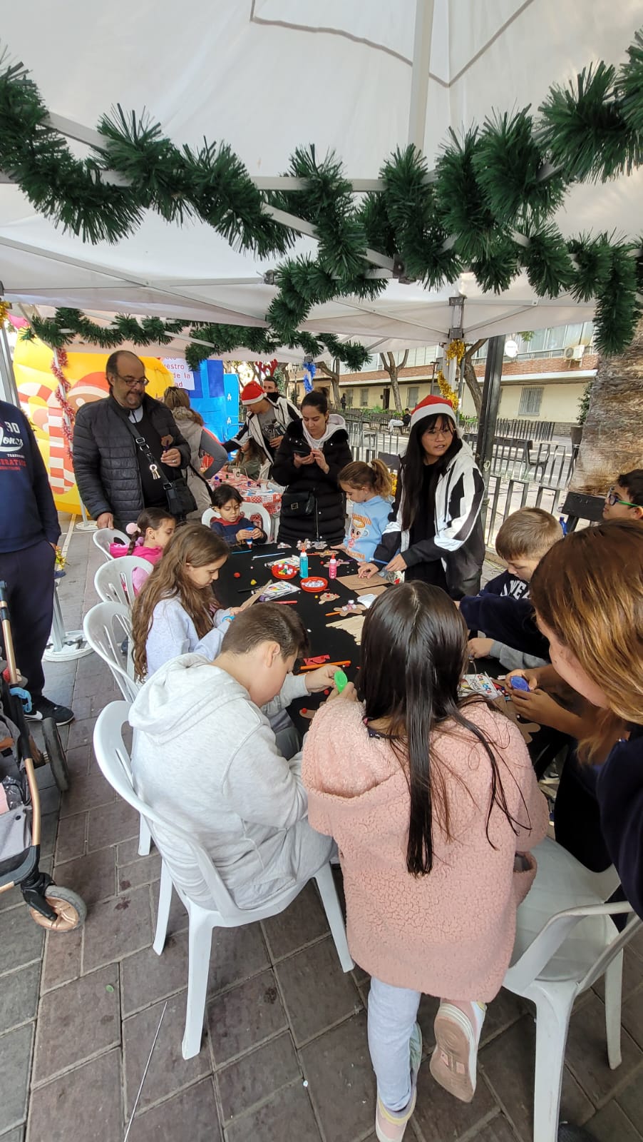 El comercio de proximidad aumentó sus ventas un cinco por ciento durante la pasada campaña navideña El comercio de proximidad aumentó sus ventas un cinco por ciento durante la pasada campaña navideña