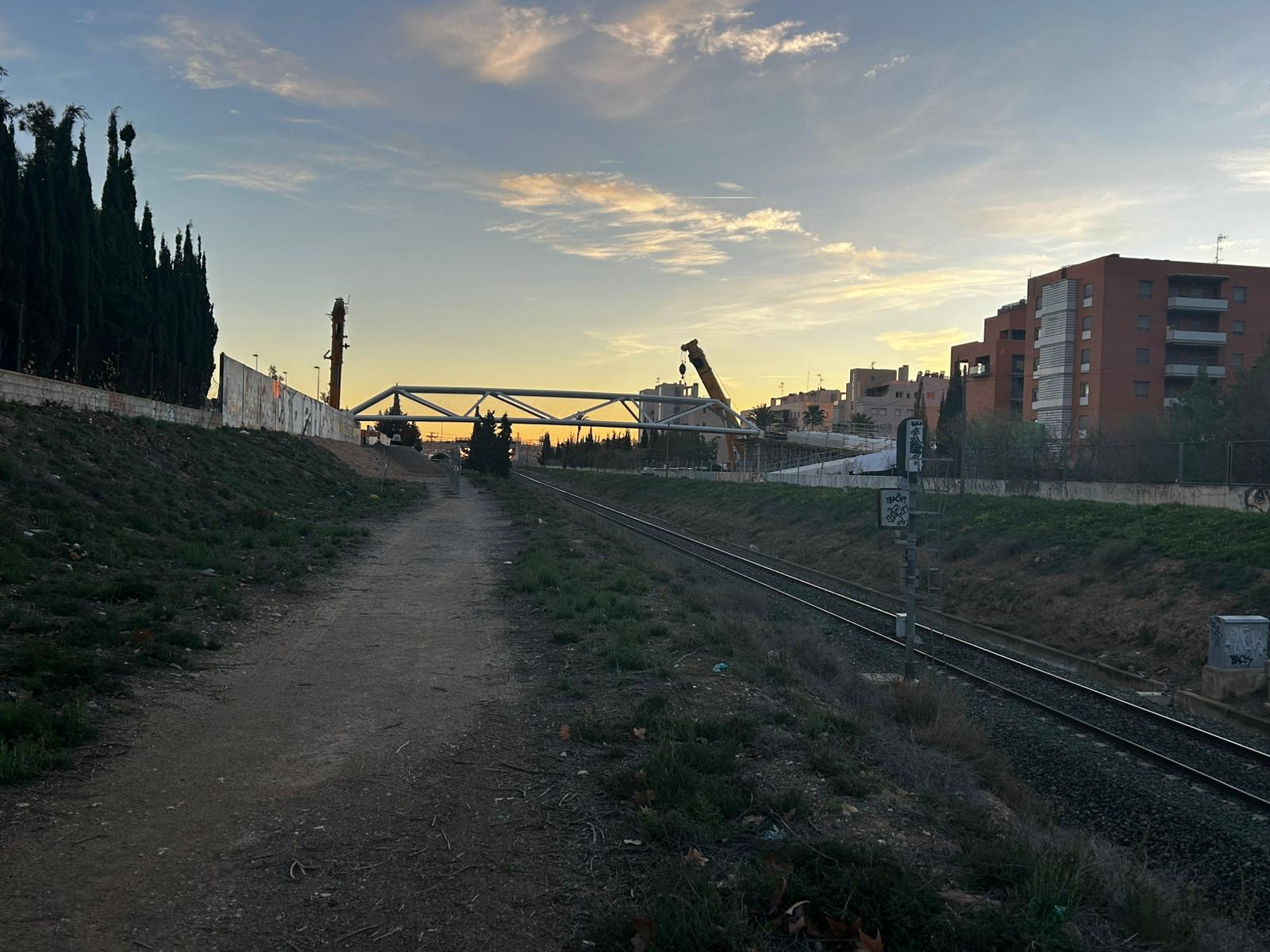 La pasarela peatonal de Altabix de Elche podrá ser inaugurada a finales del mes de febrero La pasarela peatonal de Altabix de Elche podrá ser inaugurada a finales del mes de febrero