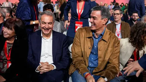 José Luis Zapatero (izq.) y Pedro Sánchez en una foto de archivo José Luis Zapatero (izq.) y Pedro Sánchez en una foto de archivo