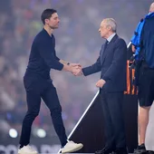 Xabi Alonso y Florentino Pérez tras la final de la Supercopa de España Xabi Alonso y Florentino Pérez tras la final de la Supercopa de España