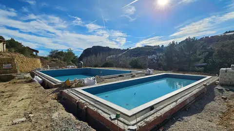 La Piscina Municipal de Bolulla entra en su recta final tras la firma del replanteo de la tercera fase La Piscina Municipal de Bolulla entra en su recta final tras la firma del replanteo de la tercera fase