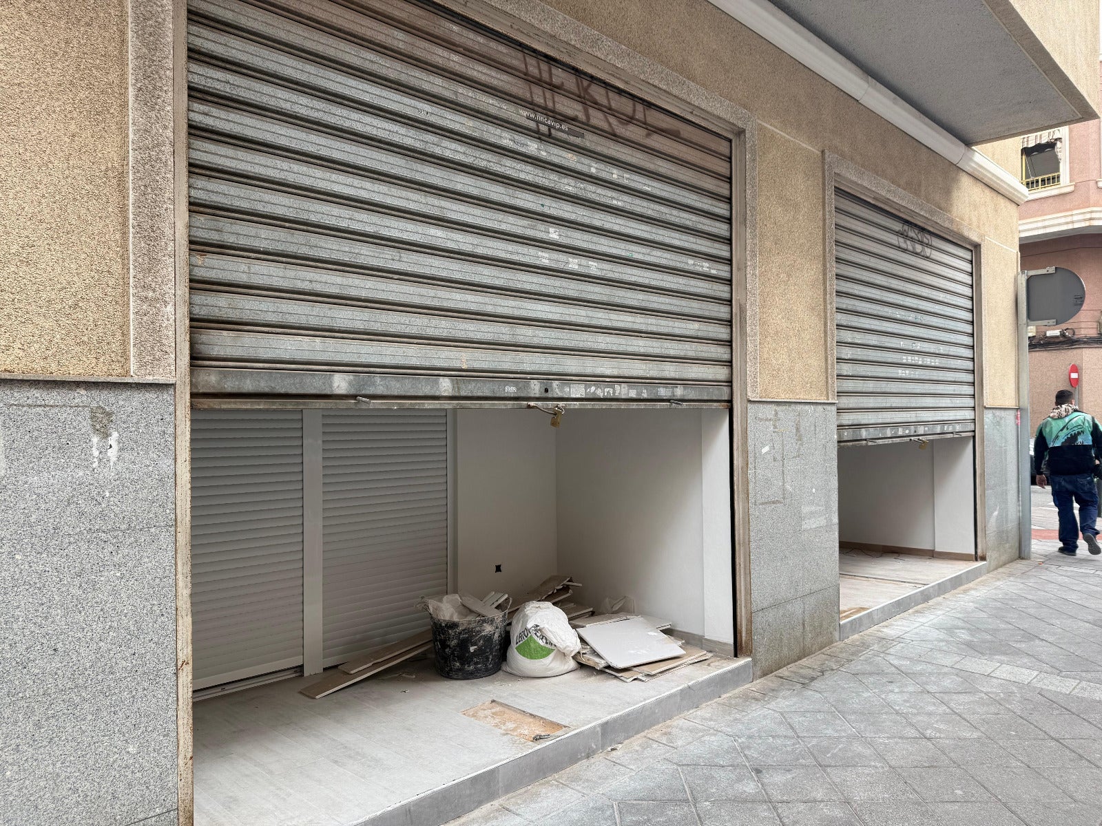 PP y Vox proyectan en Elche ordenar la transformación en viviendas de locales ubicados en zonas comerciales PP y Vox proyectan en Elche ordenar la transformación en viviendas de locales ubicados en zonas comerciales