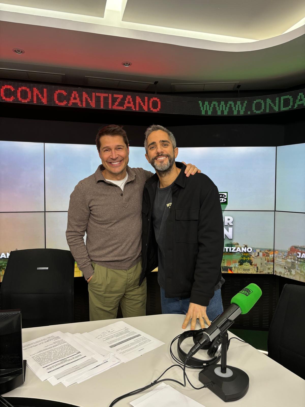 Roberto Leal: "Es una alegría compartir proyecto con mi madre, y ha salido de una forma muy natural" Roberto Leal: "Es una alegría compartir proyecto con mi madre, y ha salido de una forma muy natural"