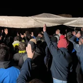 Els pagesos aixequen els talls a les carreteres Els pagesos aixequen els talls a les carreteres