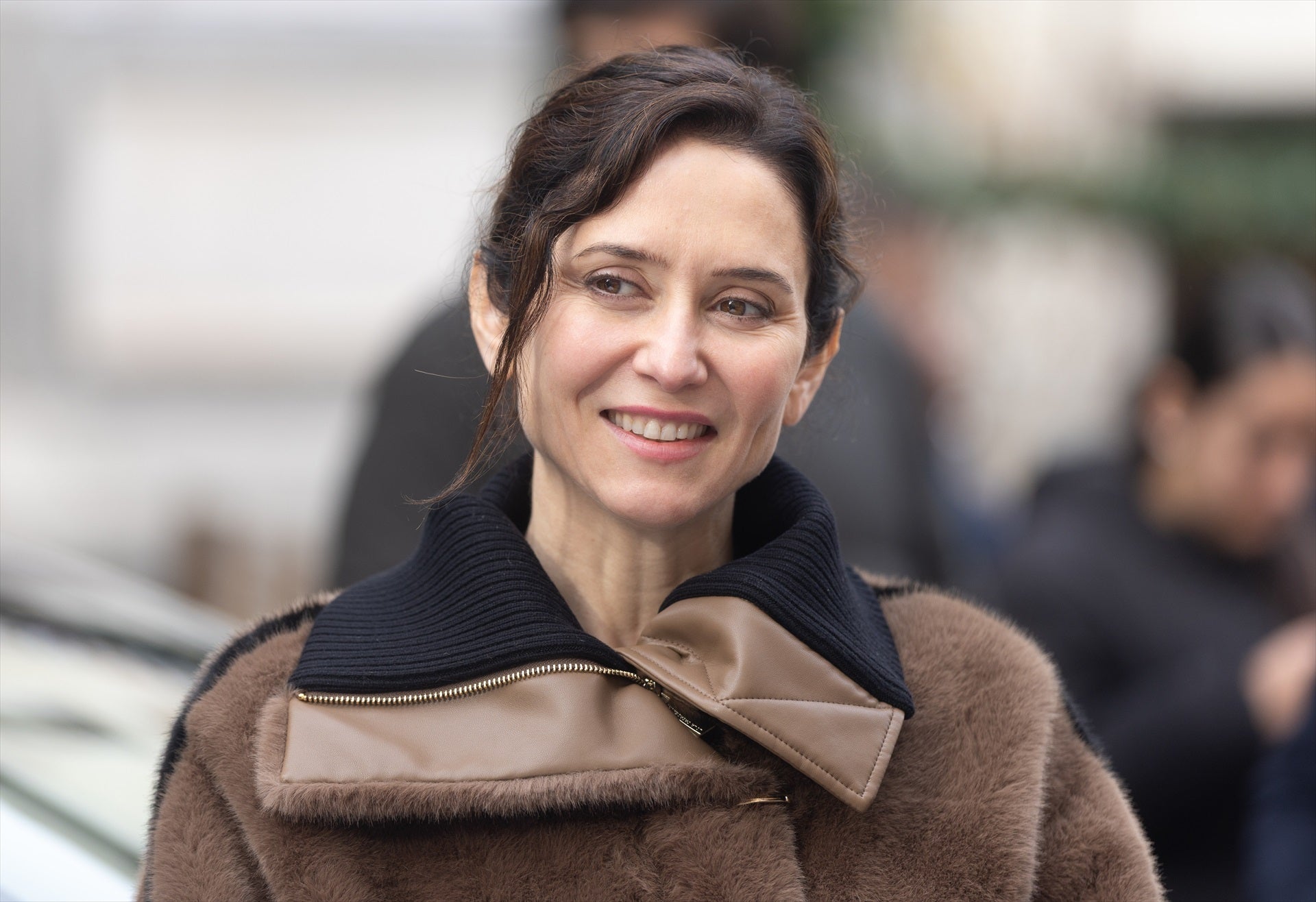 La defensa cerrada de Ayuso a Julio Iglesias tras ser acusado de agresiones sexuales: "Las mujeres violadas están en Irán" La defensa cerrada de Ayuso a Julio Iglesias tras ser acusado de agresiones sexuales: "Las mujeres violadas están en Irán"