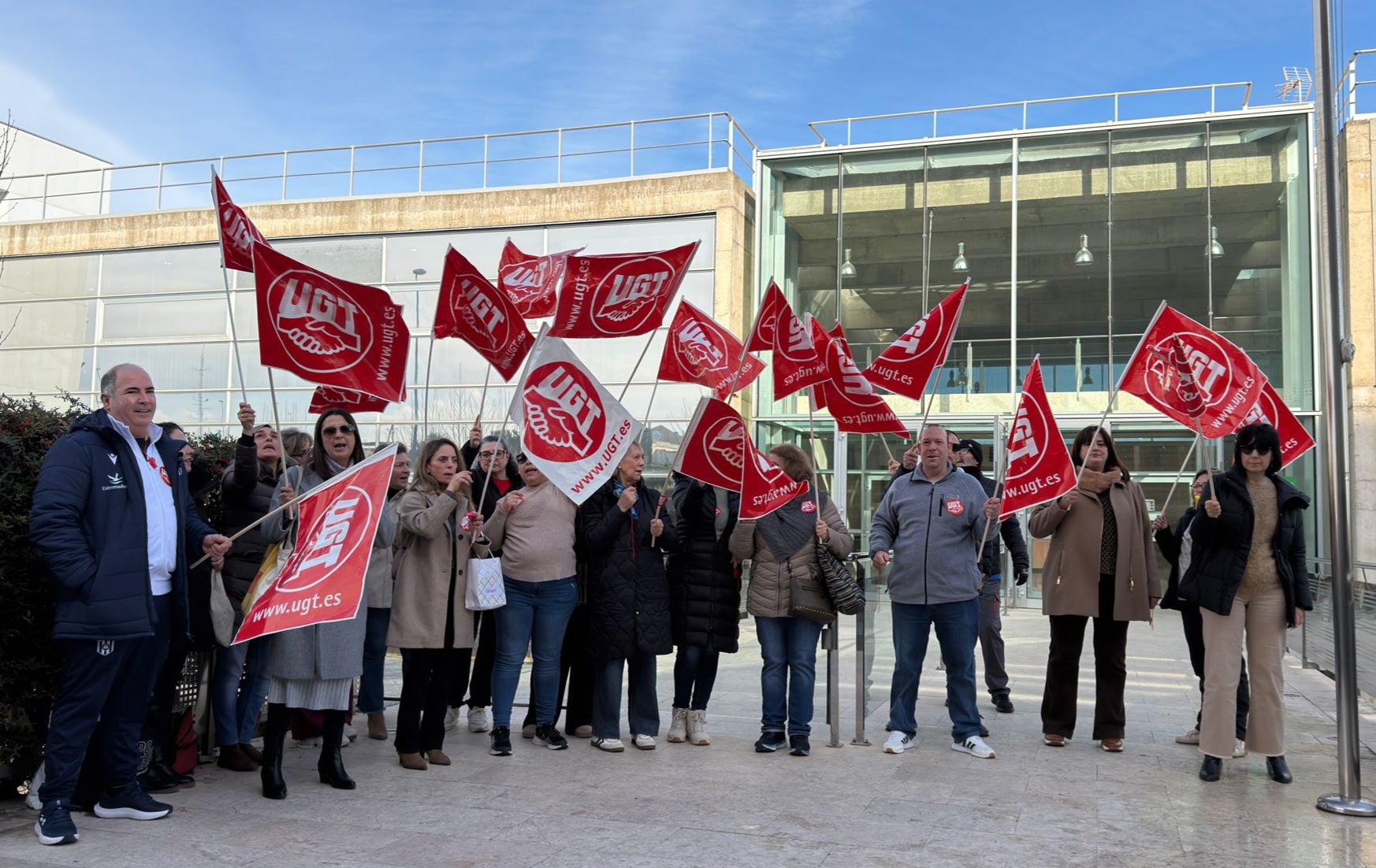 UGT-FeSMC exige a la Junta garantías salariales para la plantilla de limpieza del edificio La Paz UGT-FeSMC exige a la Junta garantías salariales para la plantilla de limpieza del edificio La Paz