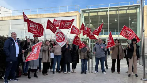 UGT-FeSMC exige a la Junta garantías salariales para la plantilla de limpieza del edificio La Paz UGT-FeSMC exige a la Junta garantías salariales para la plantilla de limpieza del edificio La Paz