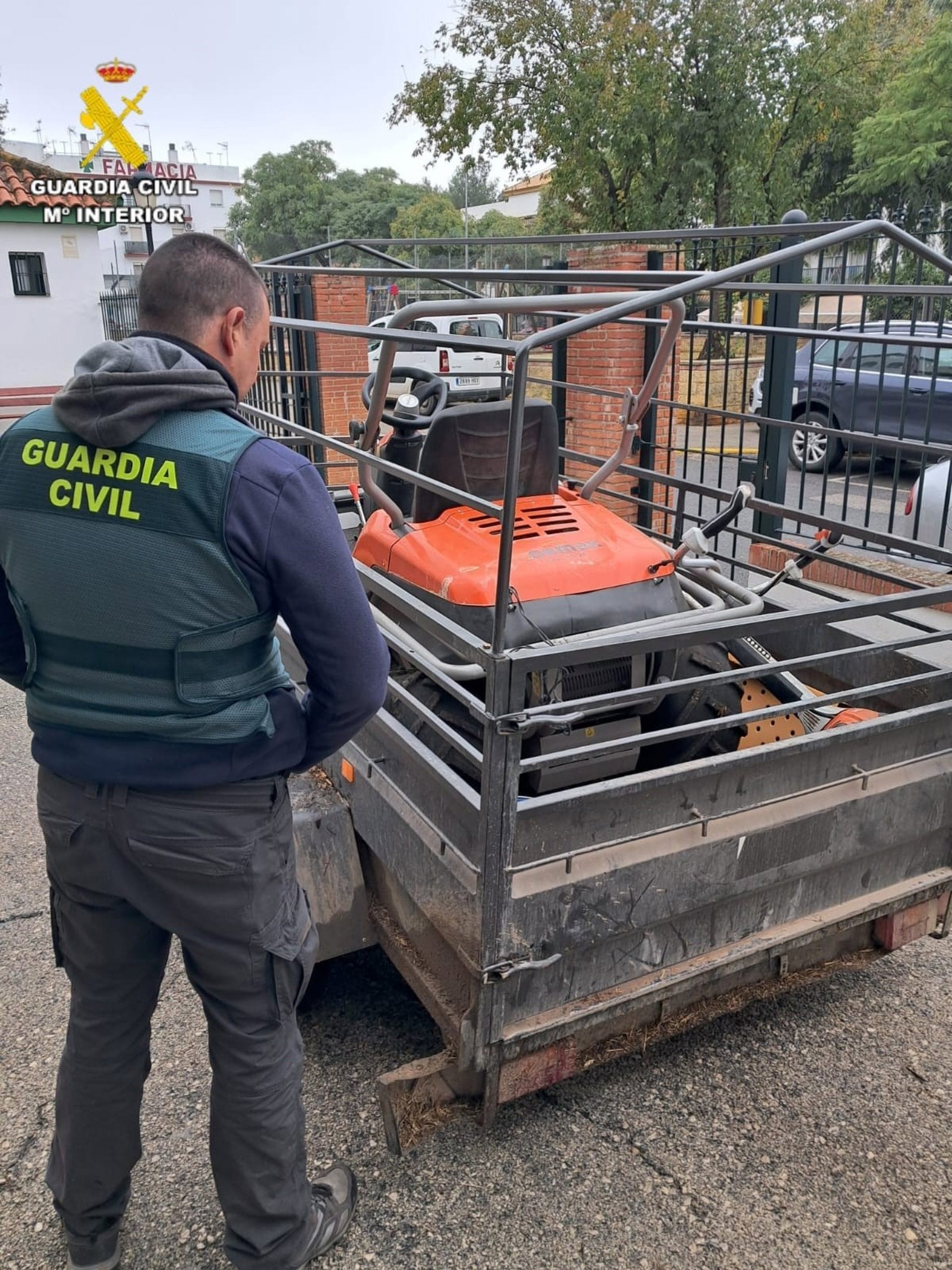 Dos investigados por el robo de herramientas de una planta fotovoltaica de Carmona Dos investigados por el robo de herramientas de una planta fotovoltaica de Carmona