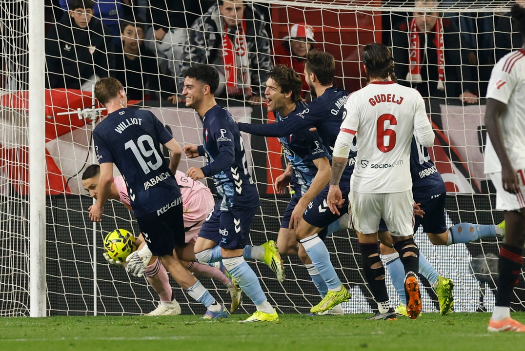 El Celta asalta el Pizjuán y agrava la crisis del Sevilla El Celta asalta el Pizjuán y agrava la crisis del Sevilla