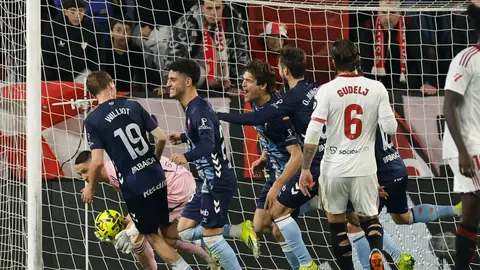 El Celta asalta el Pizjuán y agrava la crisis del Sevilla El Celta asalta el Pizjuán y agrava la crisis del Sevilla