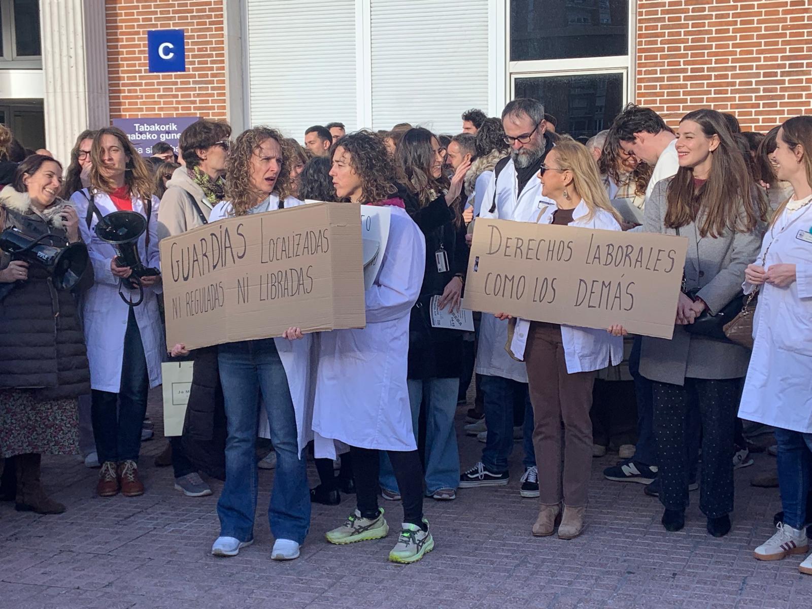 Los médicos vascos vuelven a salir a la calle en demanda de un Estatuto Marco propio Los médicos vascos vuelven a salir a la calle en demanda de un Estatuto Marco propio