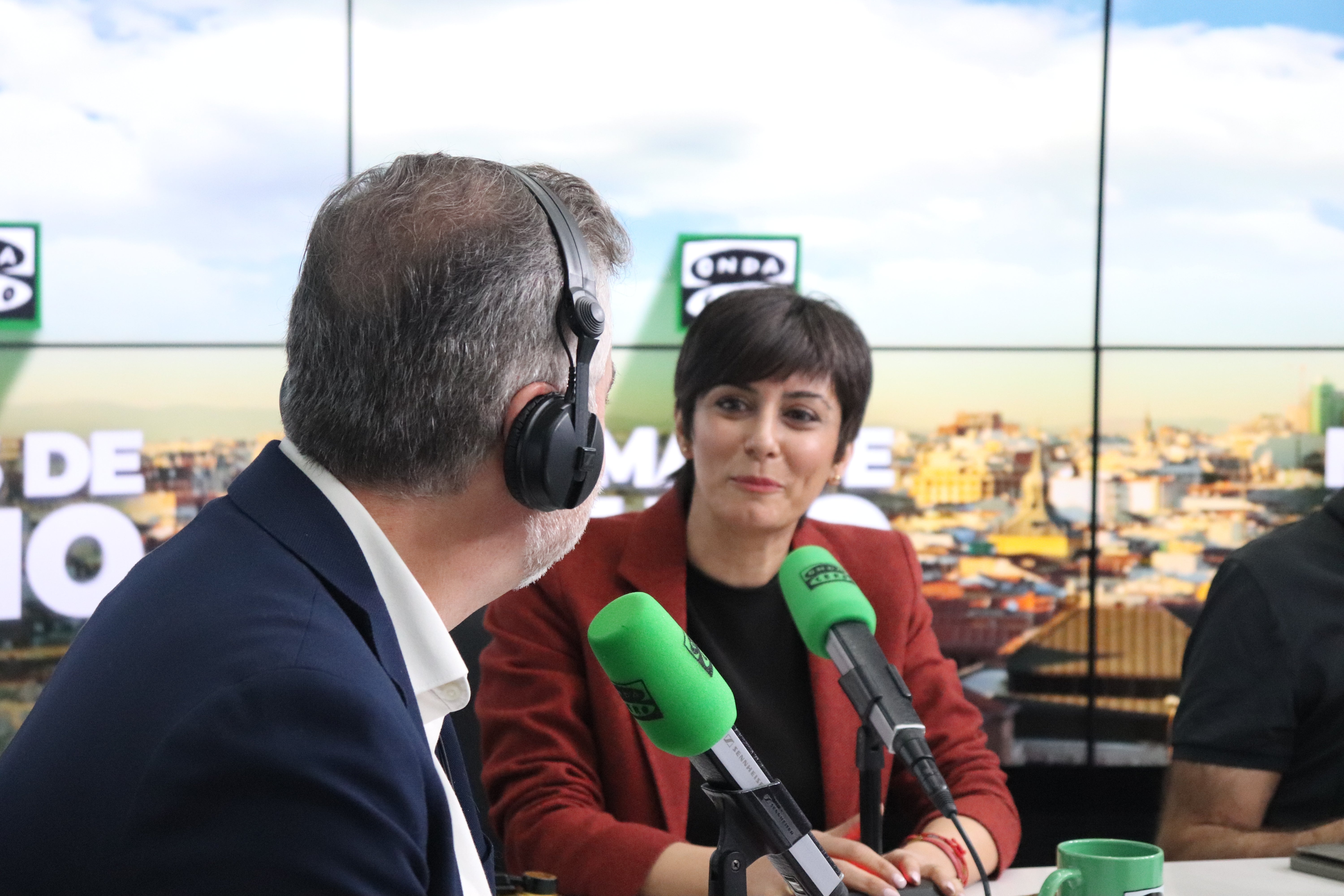 Isabel Rodríguez se revuelve contra los ataques de Sumar a la política de vivienda del Gobierno: "No me van a encontrar" Isabel Rodríguez se revuelve contra los ataques de Sumar a la política de vivienda del Gobierno: "No me van a encontrar"