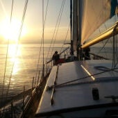 Puesta de sol, cena romántica y noche en velero para dos, en Estepona, de las experiencias más buscada en la provincia 
