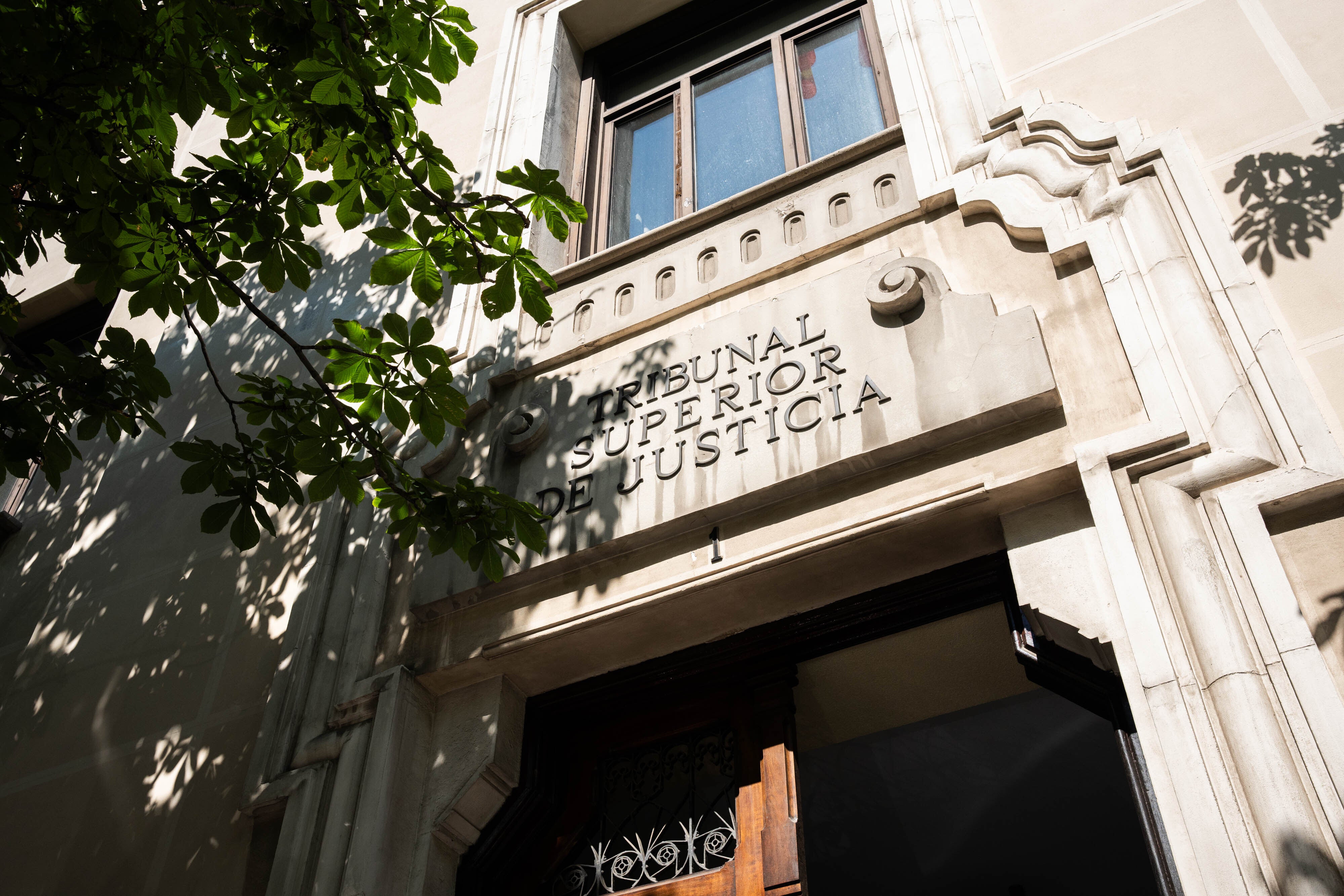 Indemnizan con 3.500 euros a un trabajador por obligarle a recuperar las horas que usó para llevar a su hija al hospital Indemnizan con 3.500 euros a un trabajador por obligarle a recuperar las horas que usó para llevar a su hija al hospital