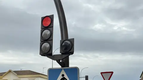 El ayuntamiento invertirá más de 200.000 euros para la conservación y mantenimiento de los semáforos El ayuntamiento invertirá más de 200.000 euros para la conservación y mantenimiento de los semáforos