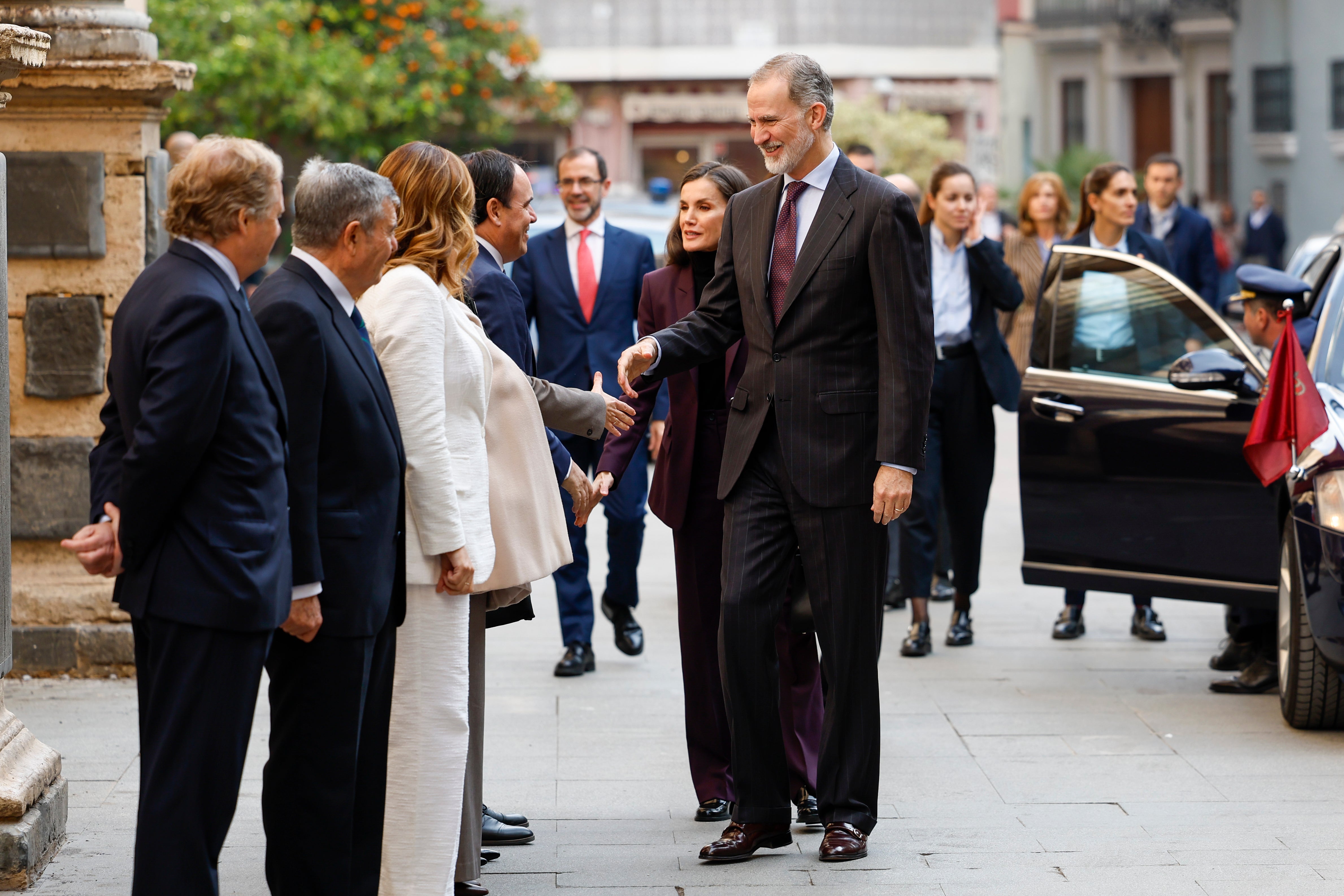 Los Reyes también han visitado esta mañana en Valencia la exposición de Las Provincias. Los Reyes también han visitado esta mañana en Valencia la exposición de Las Provincias.