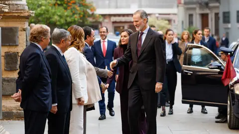 Los Reyes también han visitado esta mañana en Valencia la exposición de Las Provincias. Los Reyes también han visitado esta mañana en Valencia la exposición de Las Provincias.
