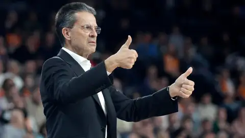 Valencia Basket es la revelación de la primera vuelta de la Euroliga; Pedro Martínez mejor técnico; y Larry joven Valencia Basket es la revelación de la primera vuelta de la Euroliga; Pedro Martínez mejor técnico; y Larry joven