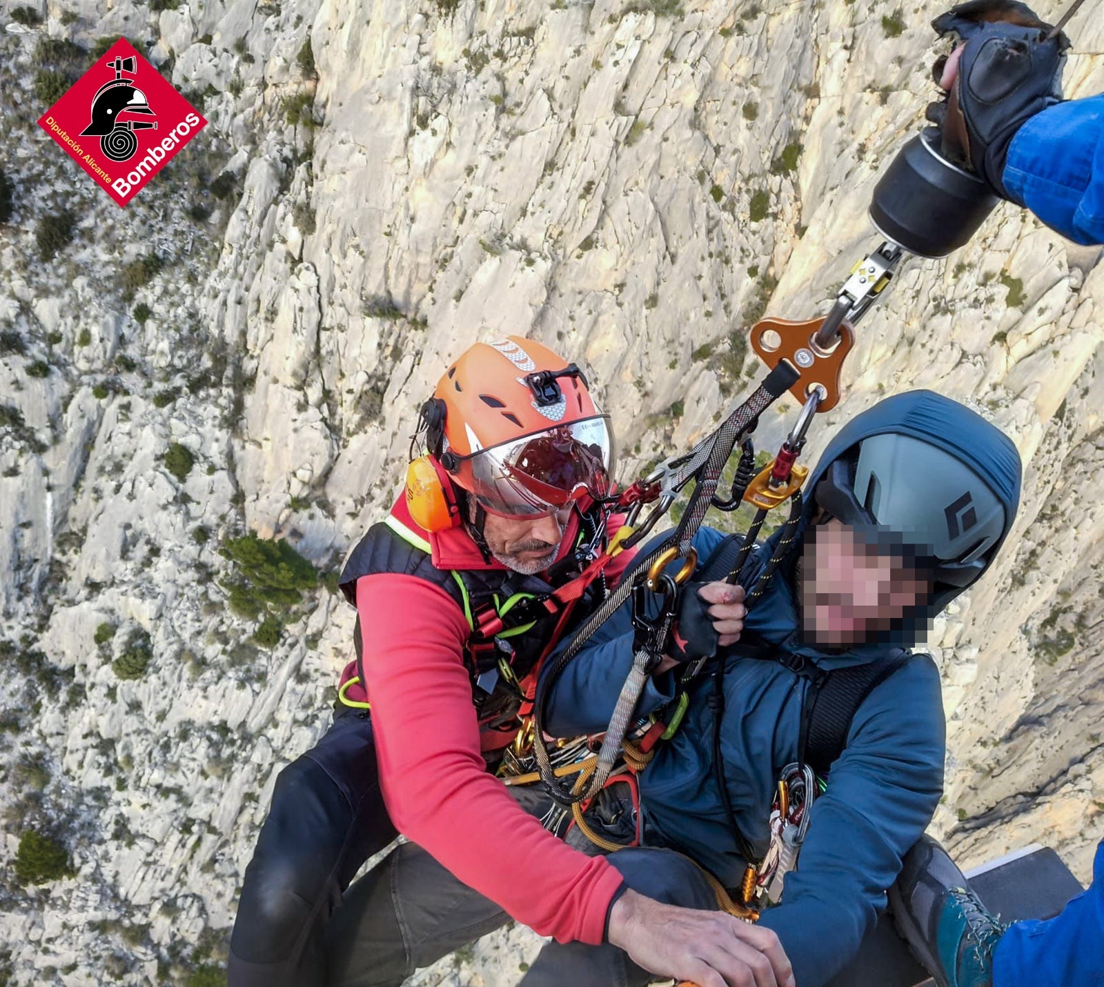 Rescate de dos escaladores en el Puig Campana Rescate de dos escaladores en el Puig Campana
