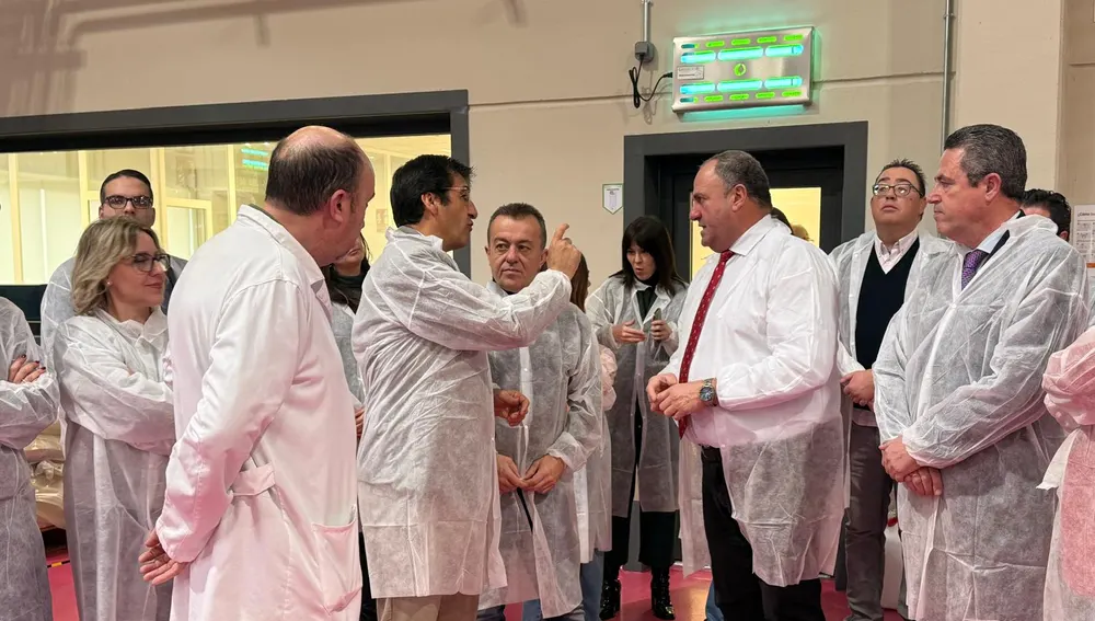 Momento de la inauguración oficial de las mejoradas instalaciones de Bodegas Fernando Castro Momento de la inauguración oficial de las mejoradas instalaciones de Bodegas Fernando Castro