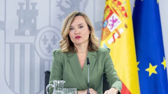Pilar Alegr&iacute;a en una rueda de prensa cuando era portavoz del Gobierno