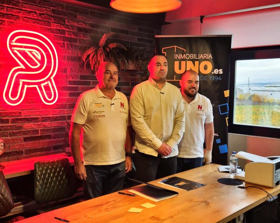 Francisco Pérez director de Recursos Publicitarios respalda la victoria del equipo granadino de Los Raules en la novena etapa del Dakar Classic Francisco Pérez director de Recursos Publicitarios respalda la victoria del equipo granadino de Los Raules en la novena etapa del Dakar Classic