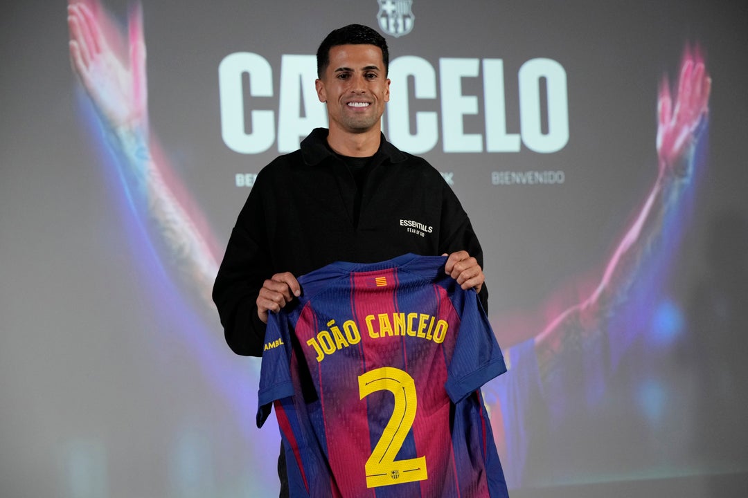 Cancelo: "Cuando Deco me llamó, dije que iba a esperar al Barça" Cancelo: "Cuando Deco me llamó, dije que iba a esperar al Barça"
