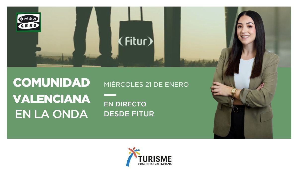 Una mujer saca dinero de un cajero en Madrid, el día después del apagón Una mujer saca dinero de un cajero en Madrid, el día después del apagón