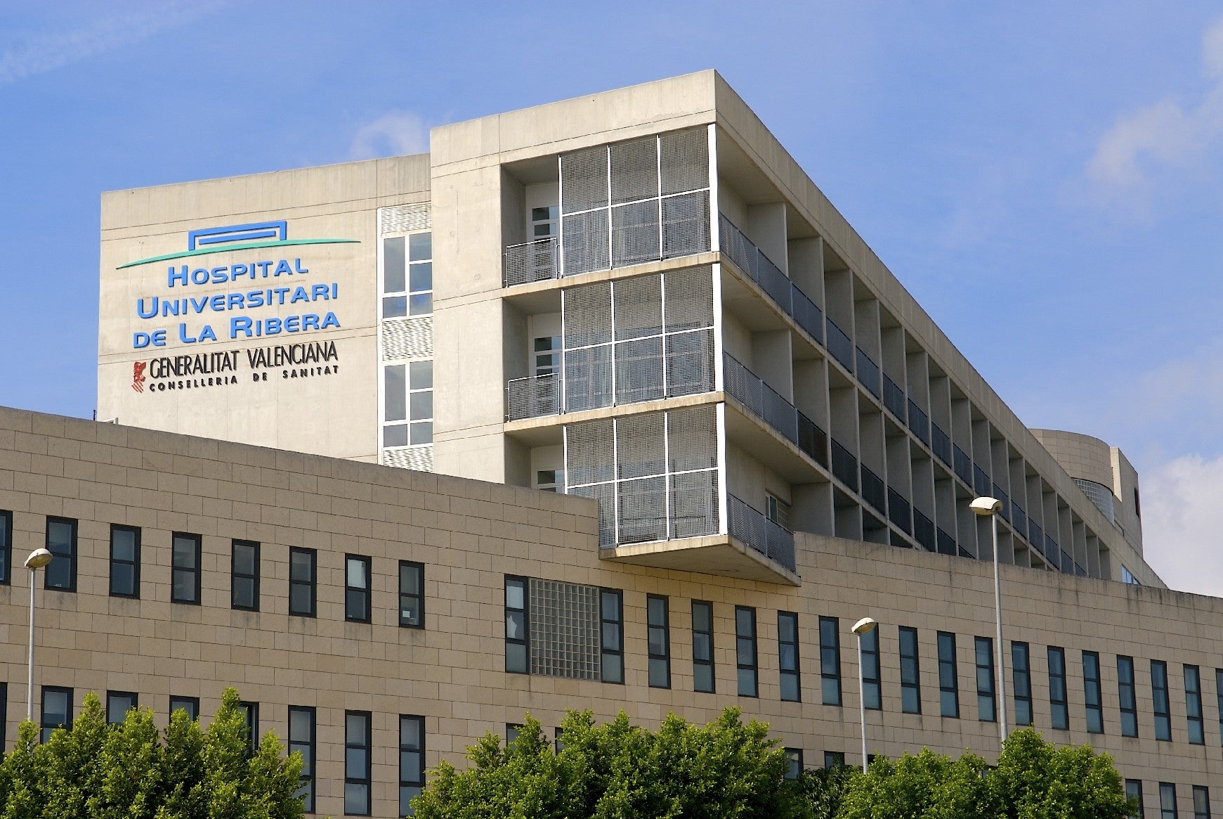 La Consellería de Sanidad invierte más de 1,5 millones de euros en la modernización y mejora de los centros de Atención Primaria del Departamento de Salud de la Ribera episode artwork