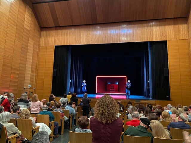 Vila-real proyecta renovar el tapizado de las butacas del Auditorio Municipal para mejorar el confort del público Vila-real proyecta renovar el tapizado de las butacas del Auditorio Municipal para mejorar el confort del público