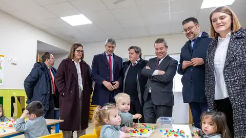 García-Page inaugura 'Los Cotos' en Cobisa, nueva escuela infantil García-Page inaugura 'Los Cotos' en Cobisa, nueva escuela infantil