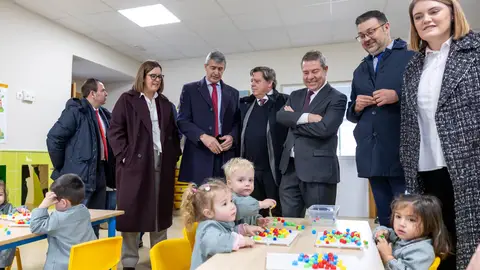 García-Page inaugura 'Los Cotos' en Cobisa, nueva escuela infantil García-Page inaugura 'Los Cotos' en Cobisa, nueva escuela infantil