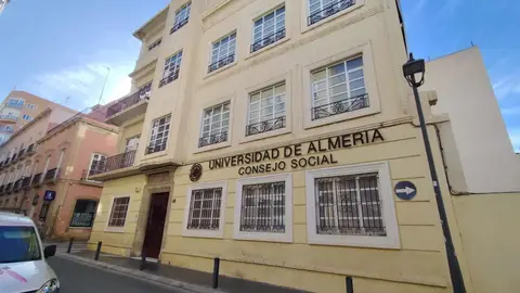 Sede de la UAL en la Calle Gerona Sede de la UAL en la Calle Gerona