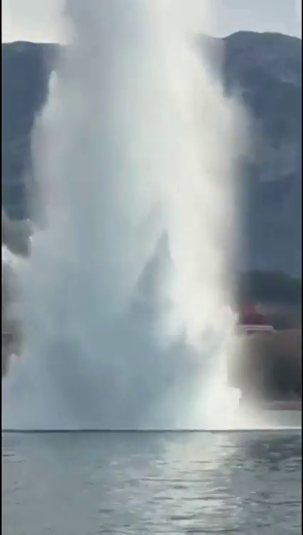 Vídeo de la detonación de un proyectil de la Guerra Civil en Denia Vídeo de la detonación de un proyectil de la Guerra Civil en Denia