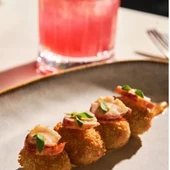 Croquetas cremosas, recetas tradicionales y versiones con firma: estos son los lugares imprescindibles para celebrar el Día Internacional de la Croqueta Croquetas cremosas, recetas tradicionales y versiones con firma: estos son los lugares imprescindibles para celebrar el Día Internacional de la Croqueta