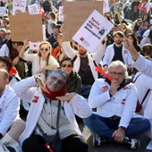 Continua la vaga de metges per reclamar un conveni propi i la fi de les guàrdies de 24 hores Continua la vaga de metges per reclamar un conveni propi i la fi de les guàrdies de 24 hores