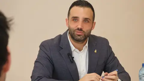 Darío Moreno atiende a los medios en el desayuno informativo Darío Moreno atiende a los medios en el desayuno informativo