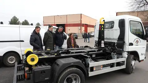El parque móvil municipal de Toledo suma 5 nuevos vehículos El parque móvil municipal de Toledo suma 5 nuevos vehículos