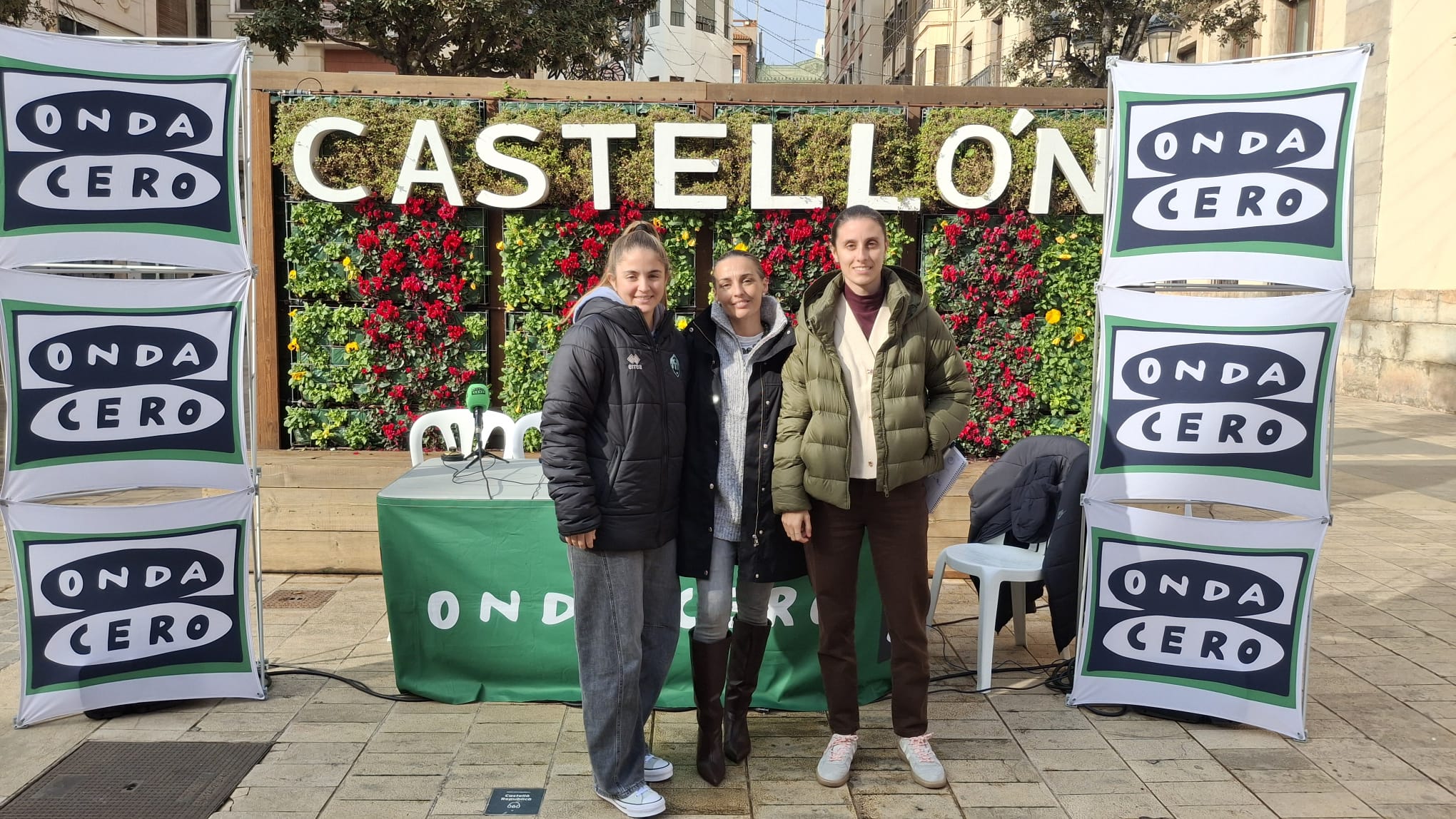 El equipo femenino del CD Castellón van a participar activamente en toda la organización entorno a la Supercopa El equipo femenino del CD Castellón van a participar activamente en toda la organización entorno a la Supercopa